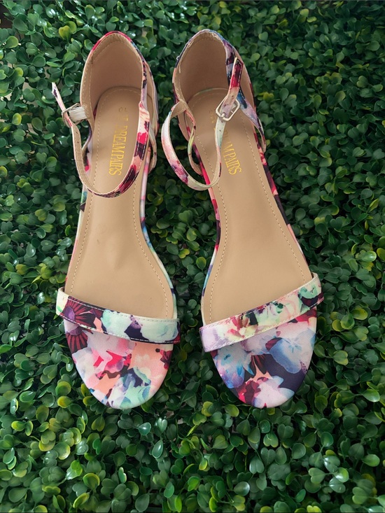 Dream Pairs Shoes - Floral Sandals
